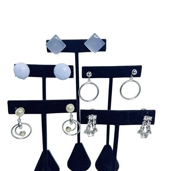 Lot of 5 Vintage Silver Tone Screw Back Earrings (5614) - Picture 1 of 8